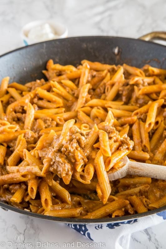 Peynirli Chili Mac Tarifi: Tek Tencerede Lezzet Şöleni!